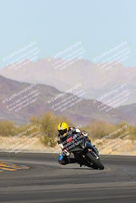 media/Feb-04-2023-SoCal Trackdays (Sat) [[8a776bf2c3]]/Turn 14 (115pm)/